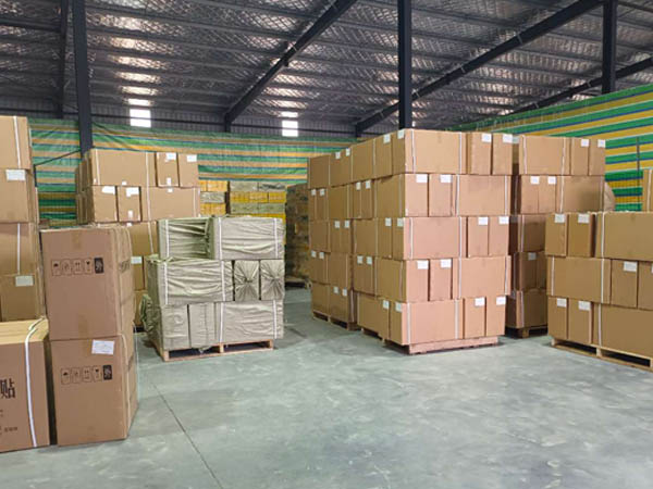 膏藥貼牌oem發(fā)貨現(xiàn)場，廠家進(jìn)入批量出貨階段