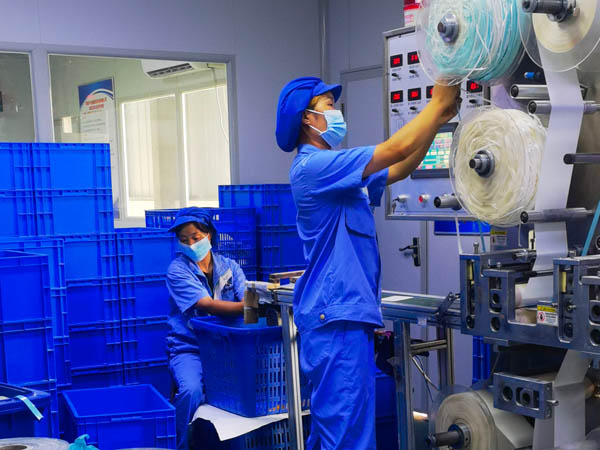 膏藥貼牌加工需要什么手續(xù)？廠家可提供的服務(wù)都有哪些呢？